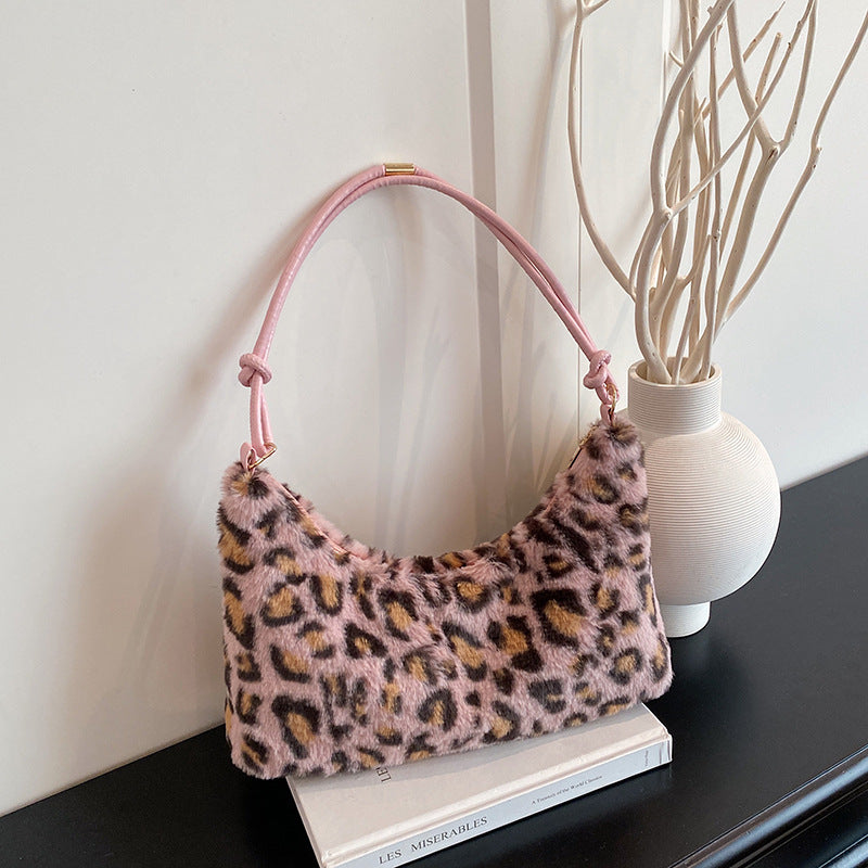 WoLuxurious Faux Fur Hobo Bag Kalsten