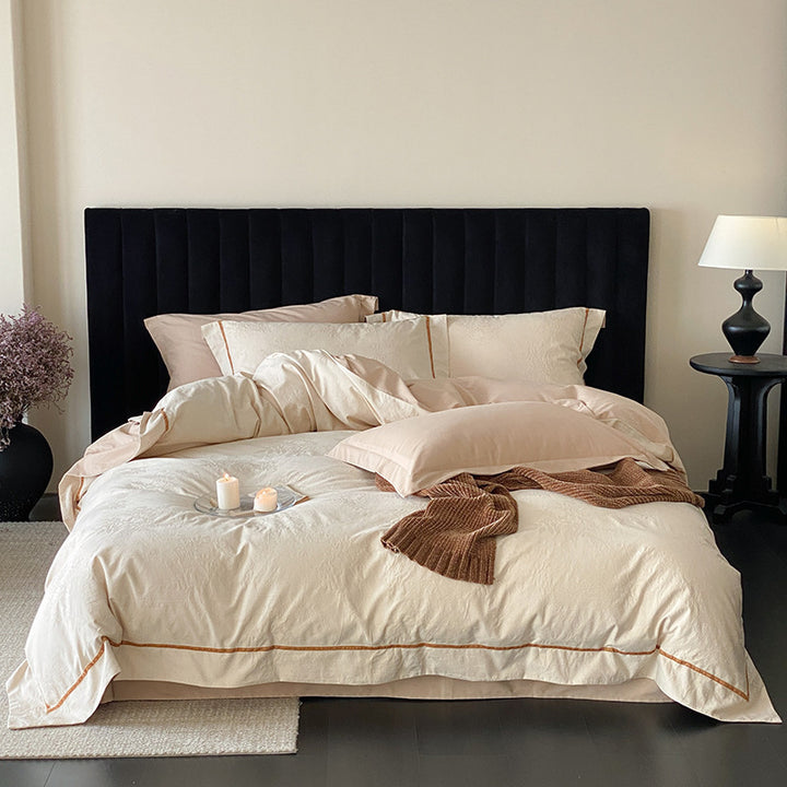 Bedding set made of cotton-linen blend with fine structure and piped seam