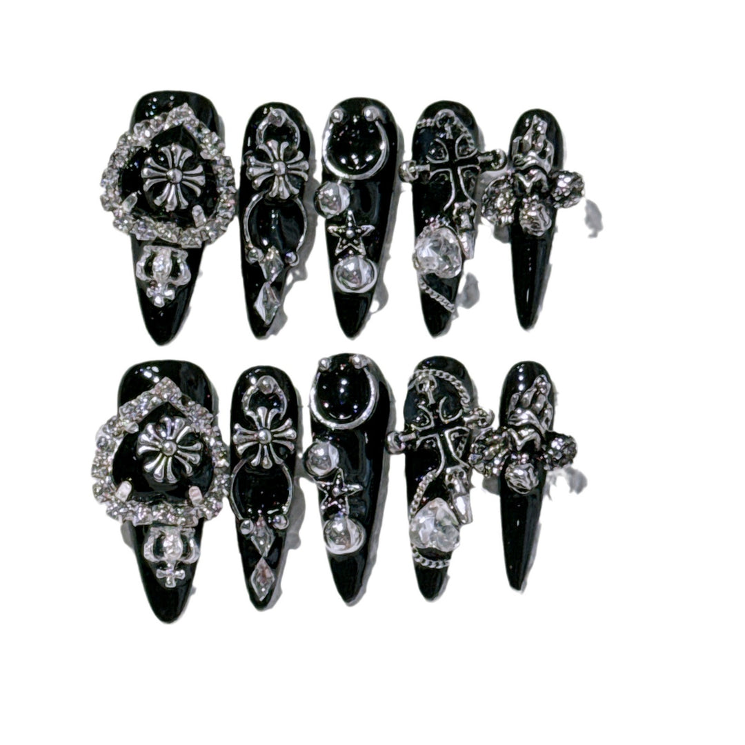 Glamorous Nail Art Extensions