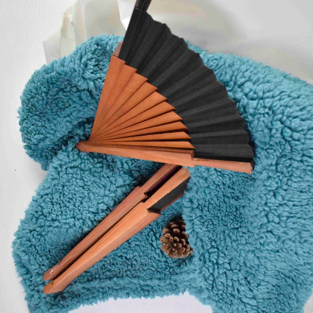 Ladies fan made of high-quality paper with stylish wooden frame Kalsten