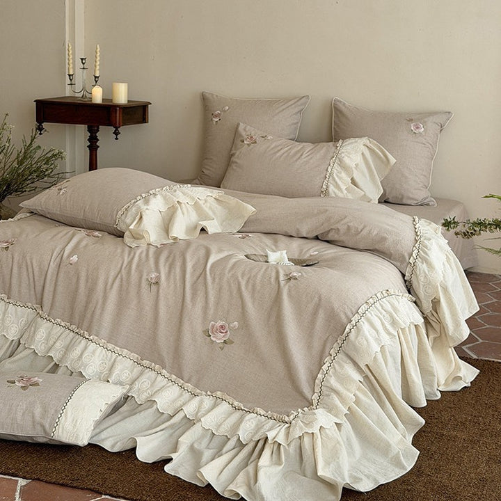 Bedding and throw set