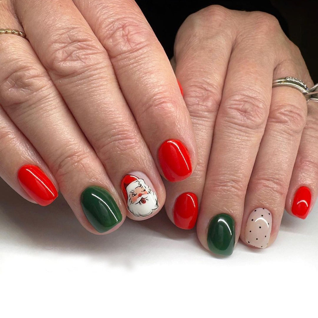 Holiday-Themed Press-On Nail Art Kalsten