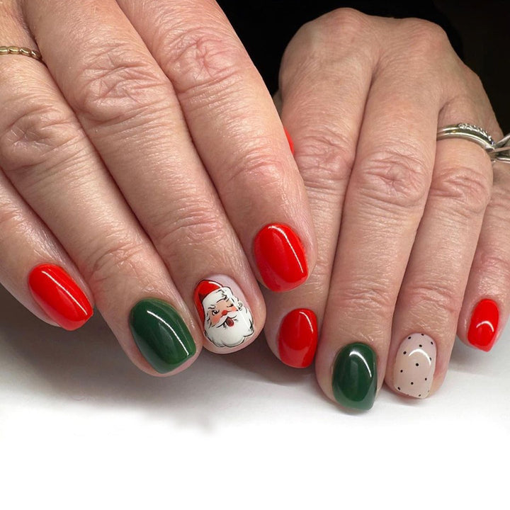 Holiday-Themed Press-On Nail Art Kalsten