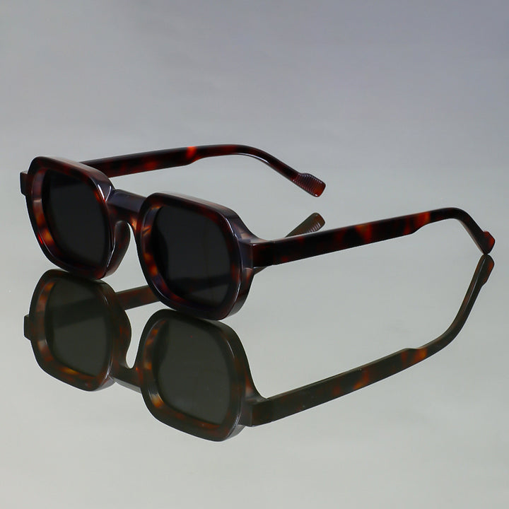 Women’s fashionable sunglasses in modern design with wide frame Kalsten