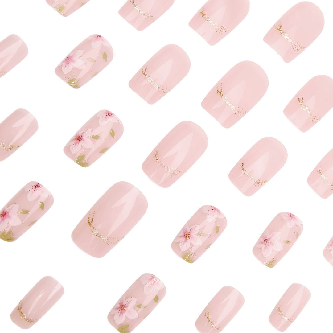 Artificial nails with delicate floral accents Kalsten