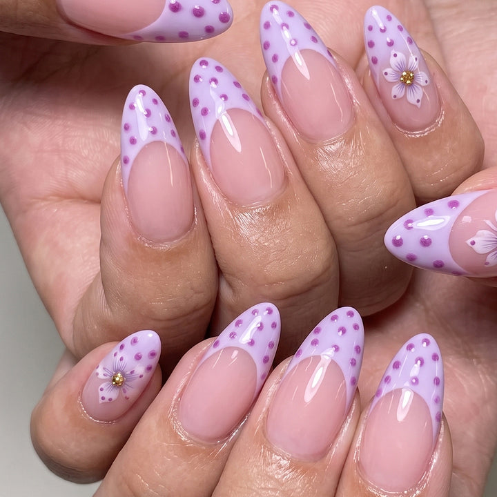 Elegant Artistic Press-On Nail Set