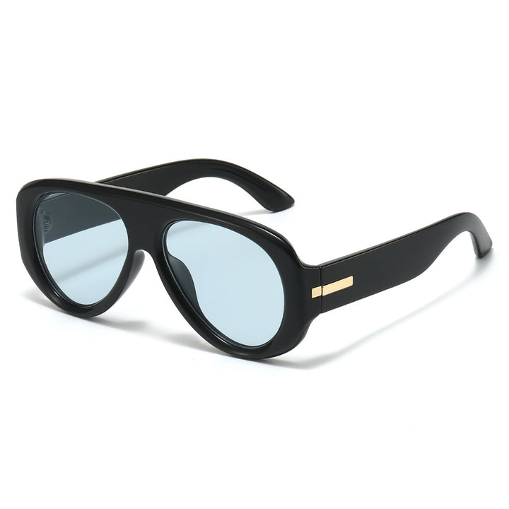 Vintage-Inspired Aviator Sunglasses with Subtle Gold Accents Kalsten