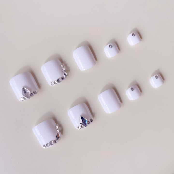 Nail art with rhinestone accents Kalsten