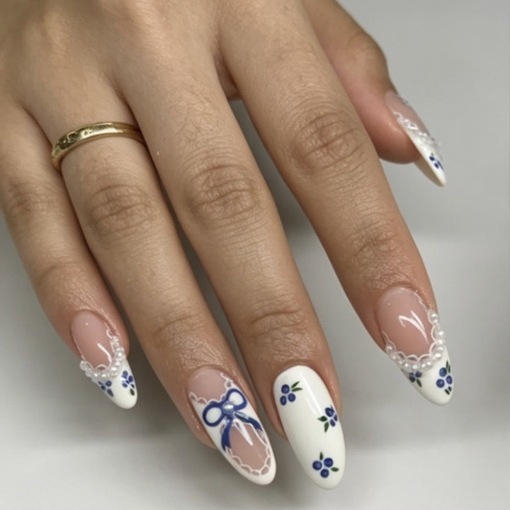 Artificial Nails in Romantic Flower Design Kalsten