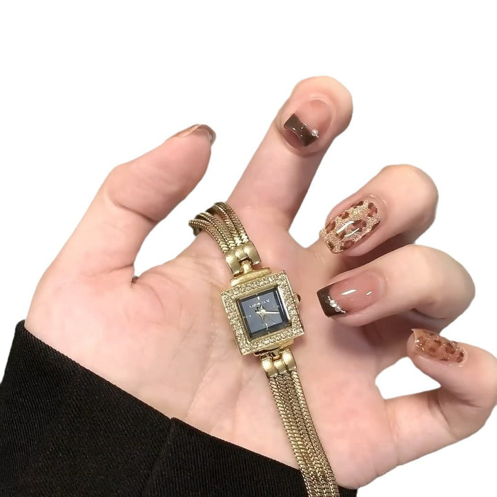 Elegant wristwatch with square dial and luxurious mesh band Kalsten