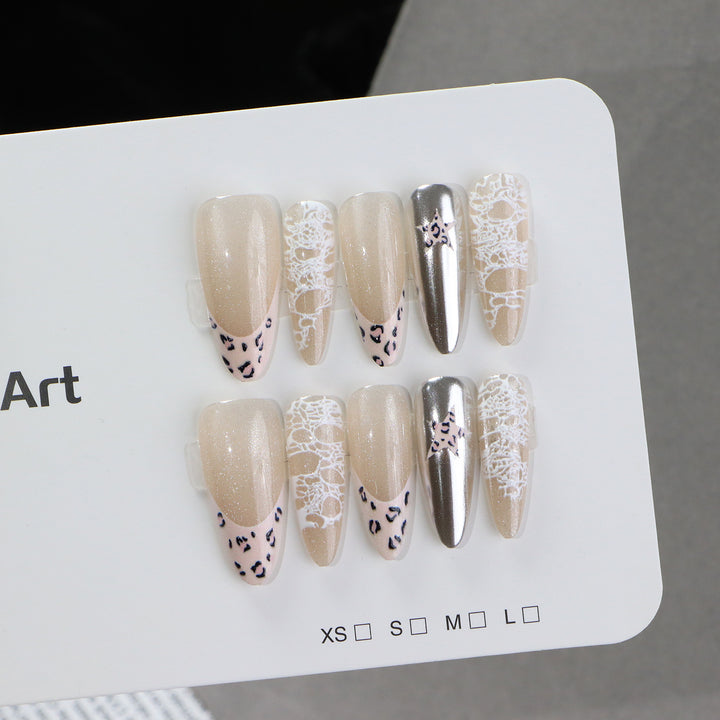 French Tip Press-On Nail Art Kalsten