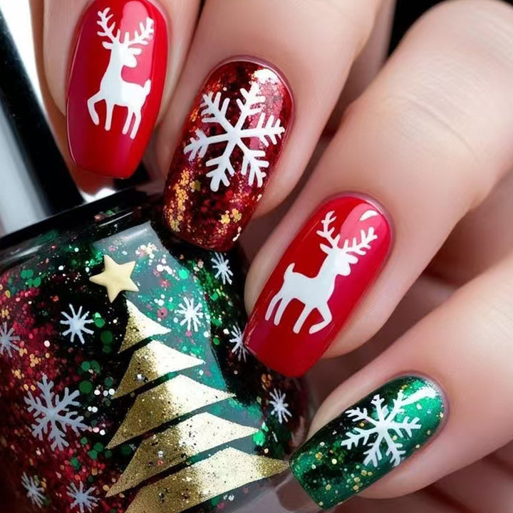 Artificial nails in festive reindeer and snowflake design Kalsten