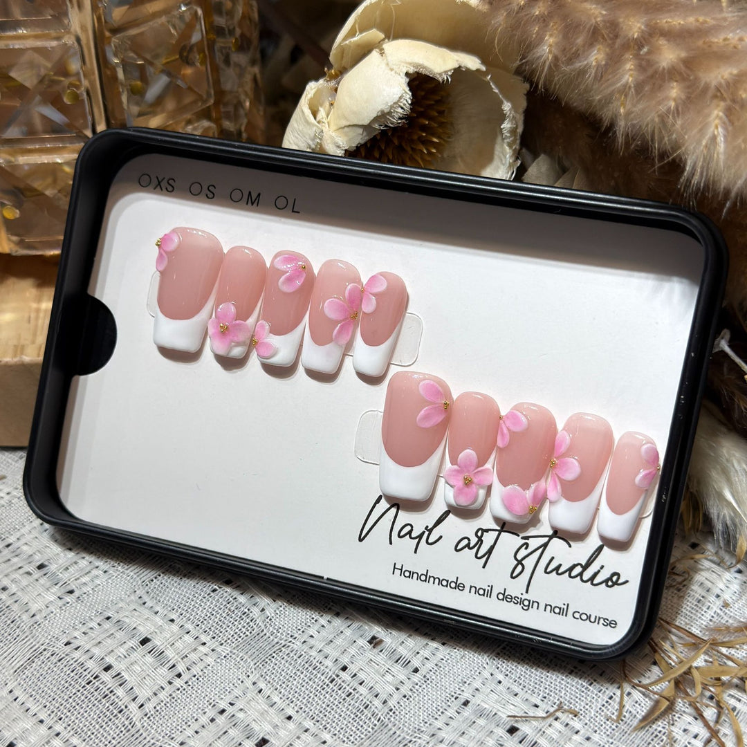 Floral Embellished Press-On Nail Set Kalsten