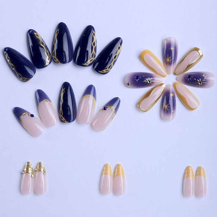 Artificial nails with elegant gold accents Kalsten