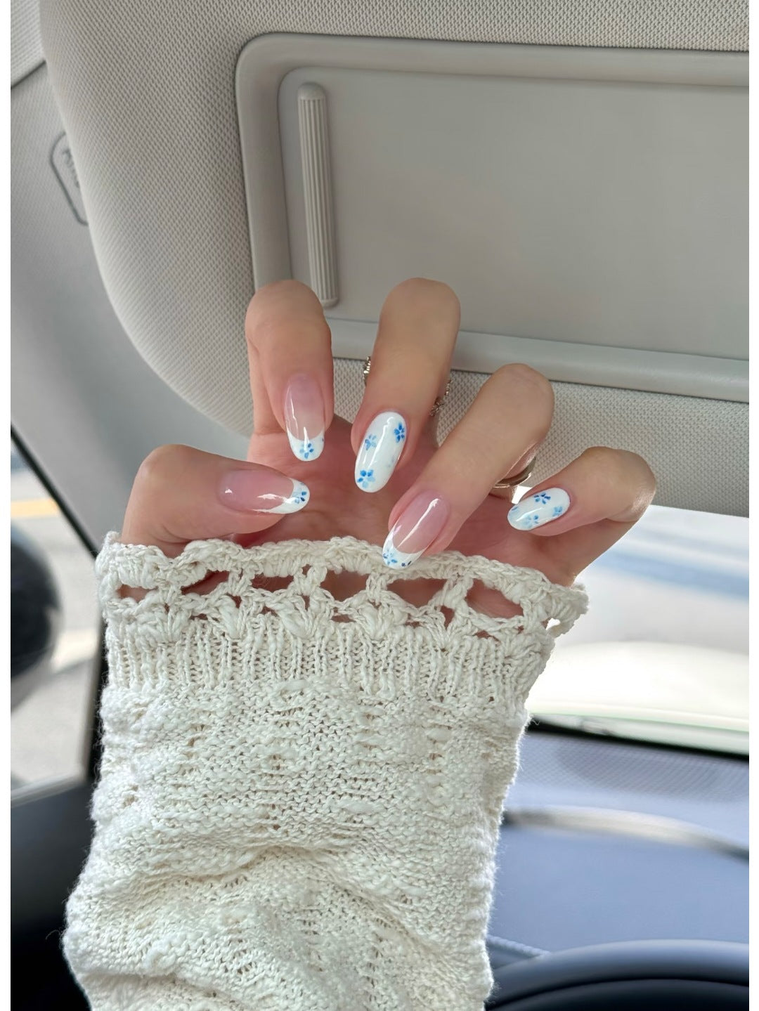 Artistic Floral-Designed Press-On Nail Set