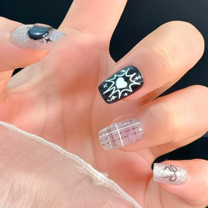 Artificial nail set with festive Christmas design and creative motifs Kalsten