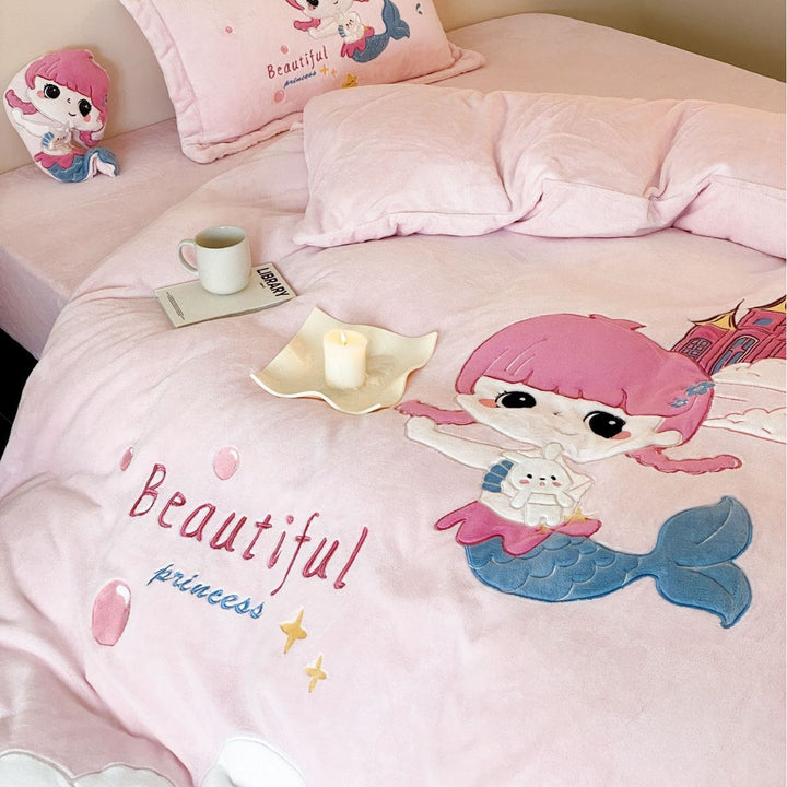 Children's bedding set with cute cheese appliqués made of soft cotton flannel