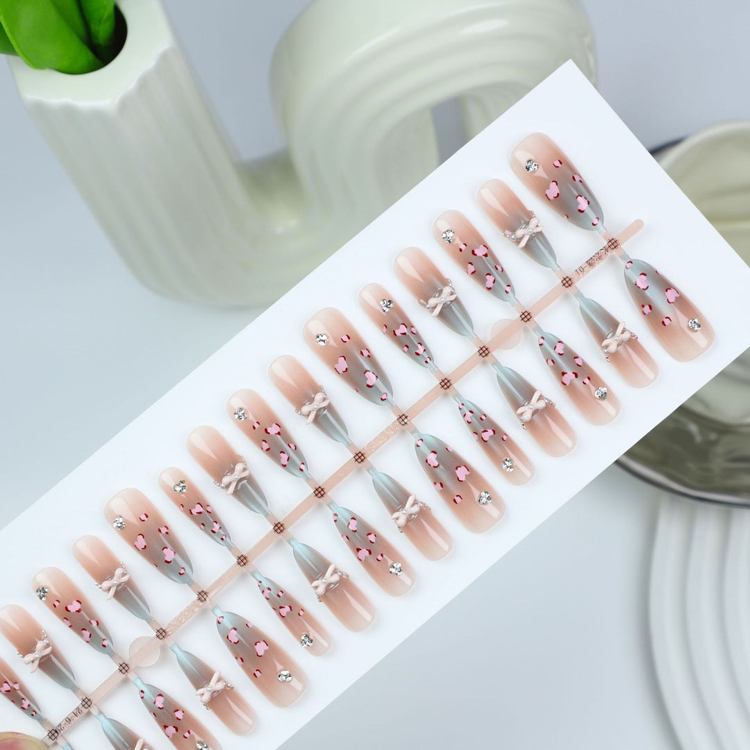 Decorative Heart Design Press-On Nail Set Kalsten