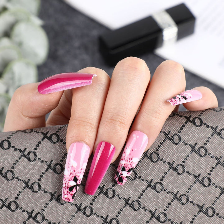 Artificial nails with floral and glittering accent Kalsten