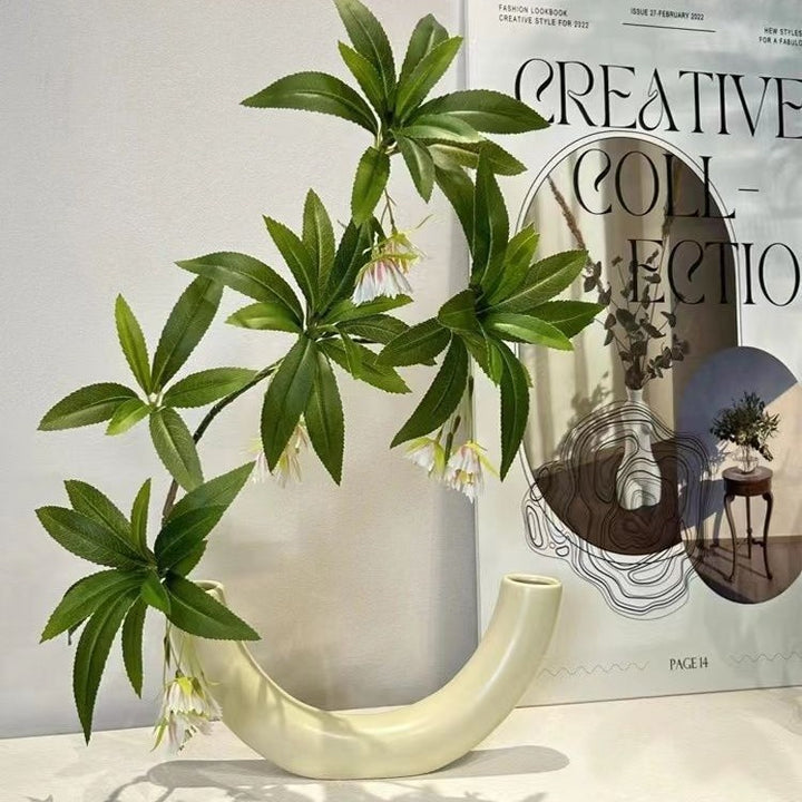 Elegant Curved Ceramic Flower Vase for Home Decor