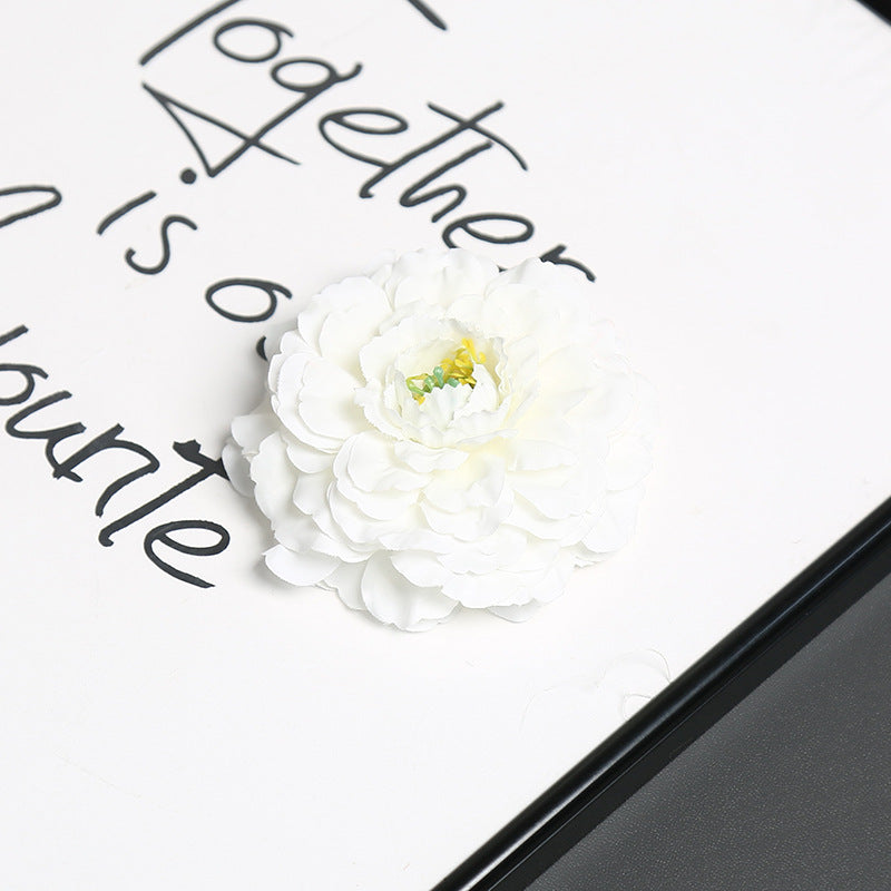 Elegant Floral Hair Accessory for Decorative Styling
