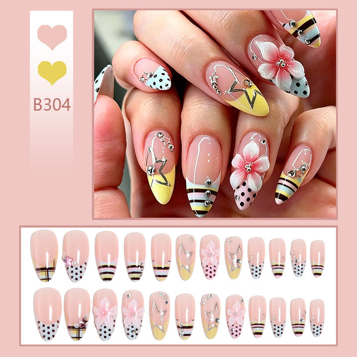 Artificial nail set with decadent floral and geometric design Kalsten