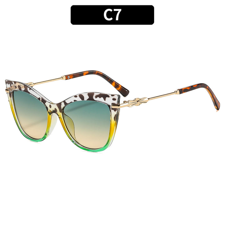 Elegant Cat-Eye Sunglasses with Luxe Gold Accents