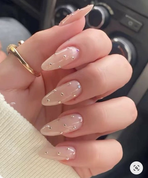 Elegant Nail Art Kalsten