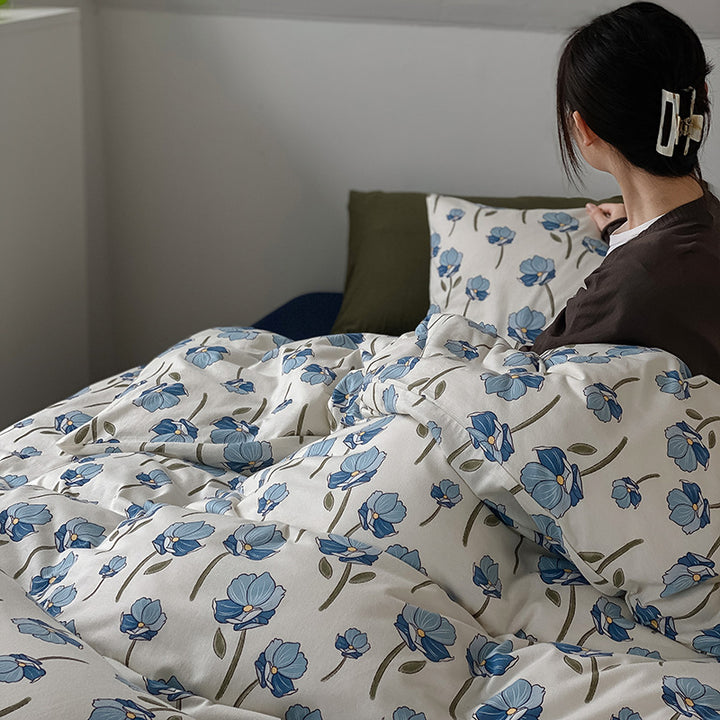 Cotton percale duvet cover and pillowcase set with fine watercolor flower print and hotel closure