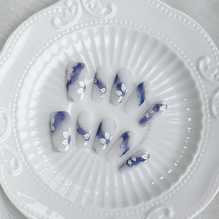 Artistic Floral-Designed Press-On Nails