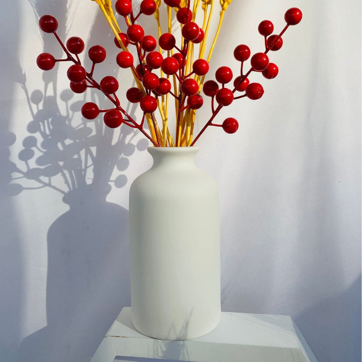Elegant Ribbed Ceramic Vase Kalsten