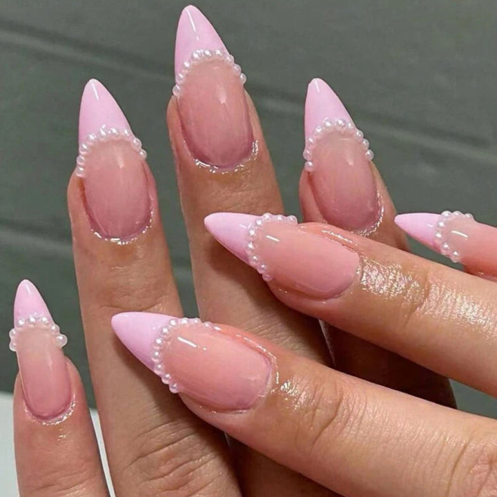 Nail set with elegant pearl design Kalsten