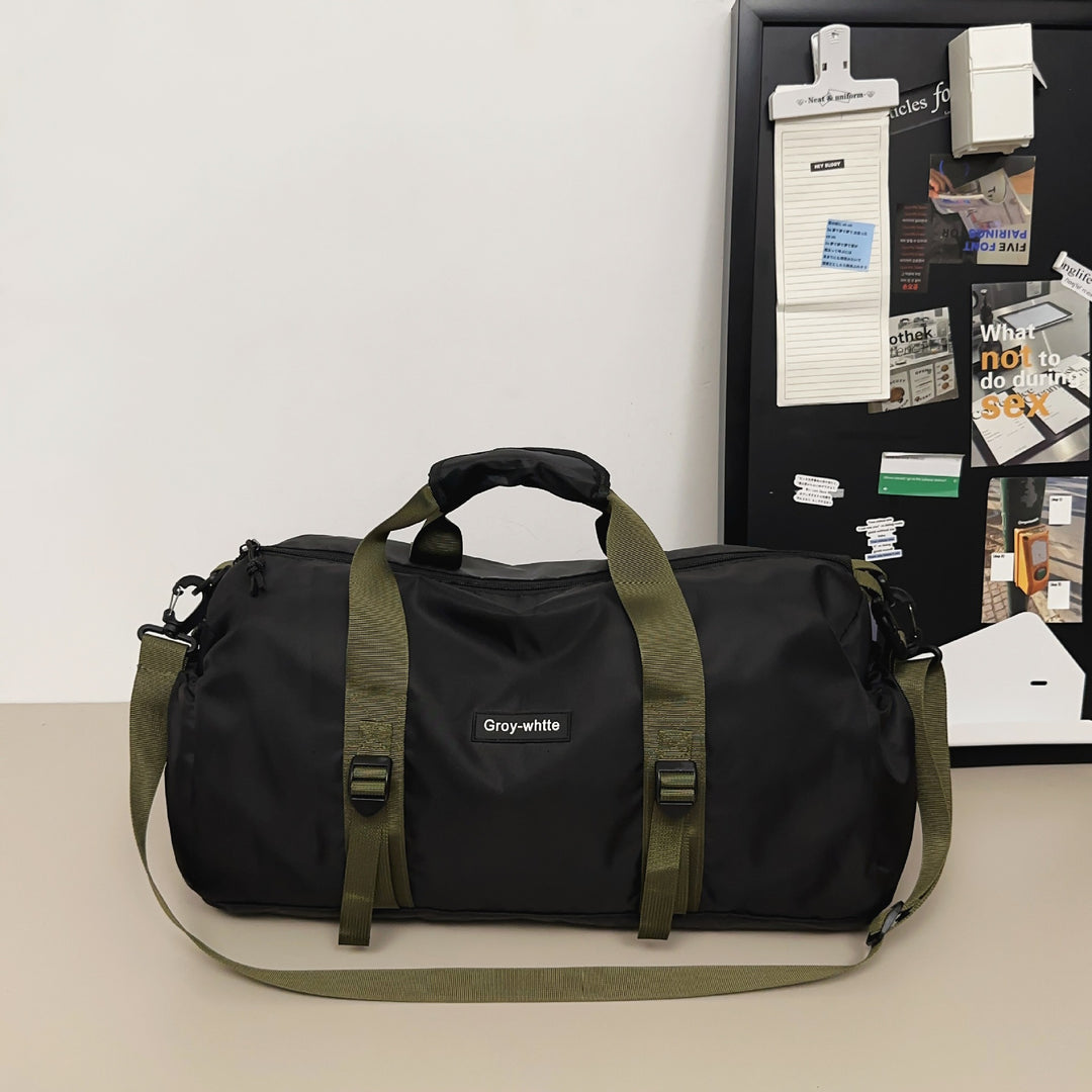 Sporty travel bag with adjustable shoulder strap and sturdy carrying handle Kalsten