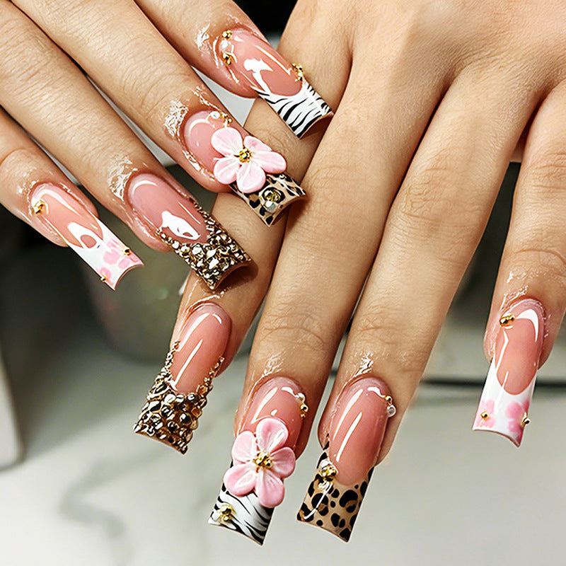Artificial nail set with rhinestone accents Kalsten