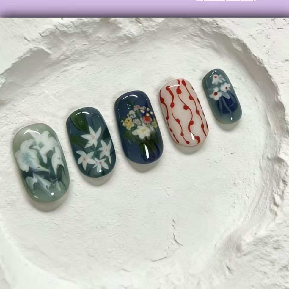 Artistic Cat-Themed Press-On Nail Art Set Kalsten