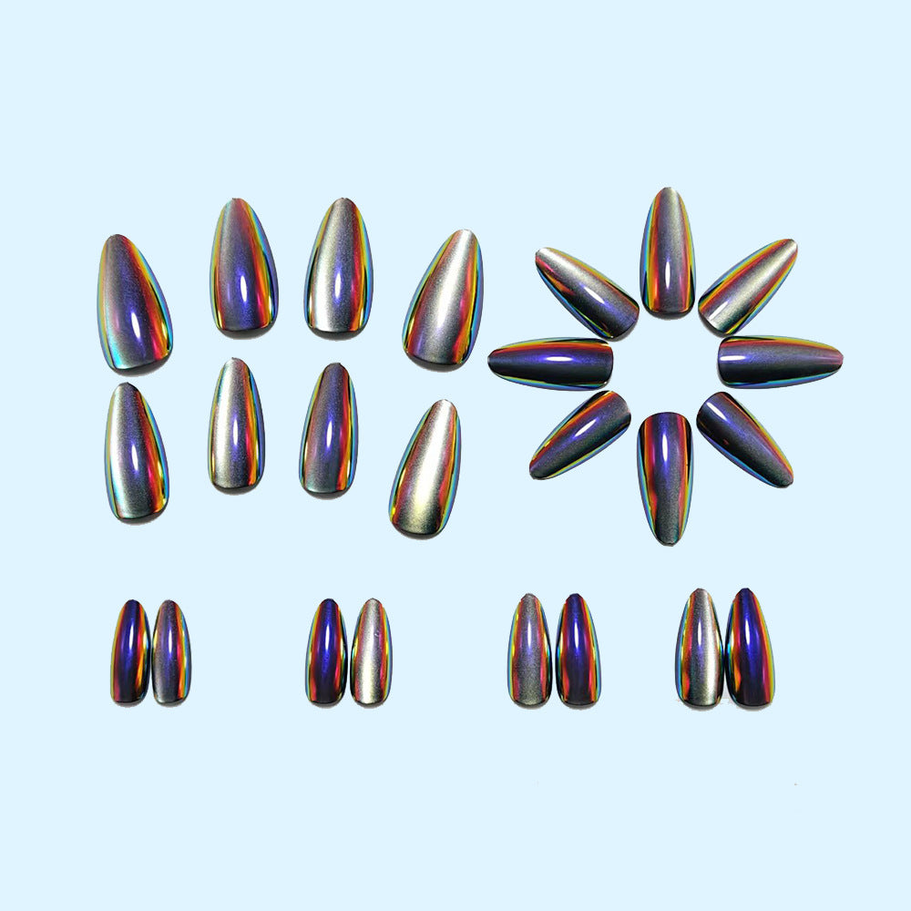 High-gloss artificial nails in modern metallic look Kalsten