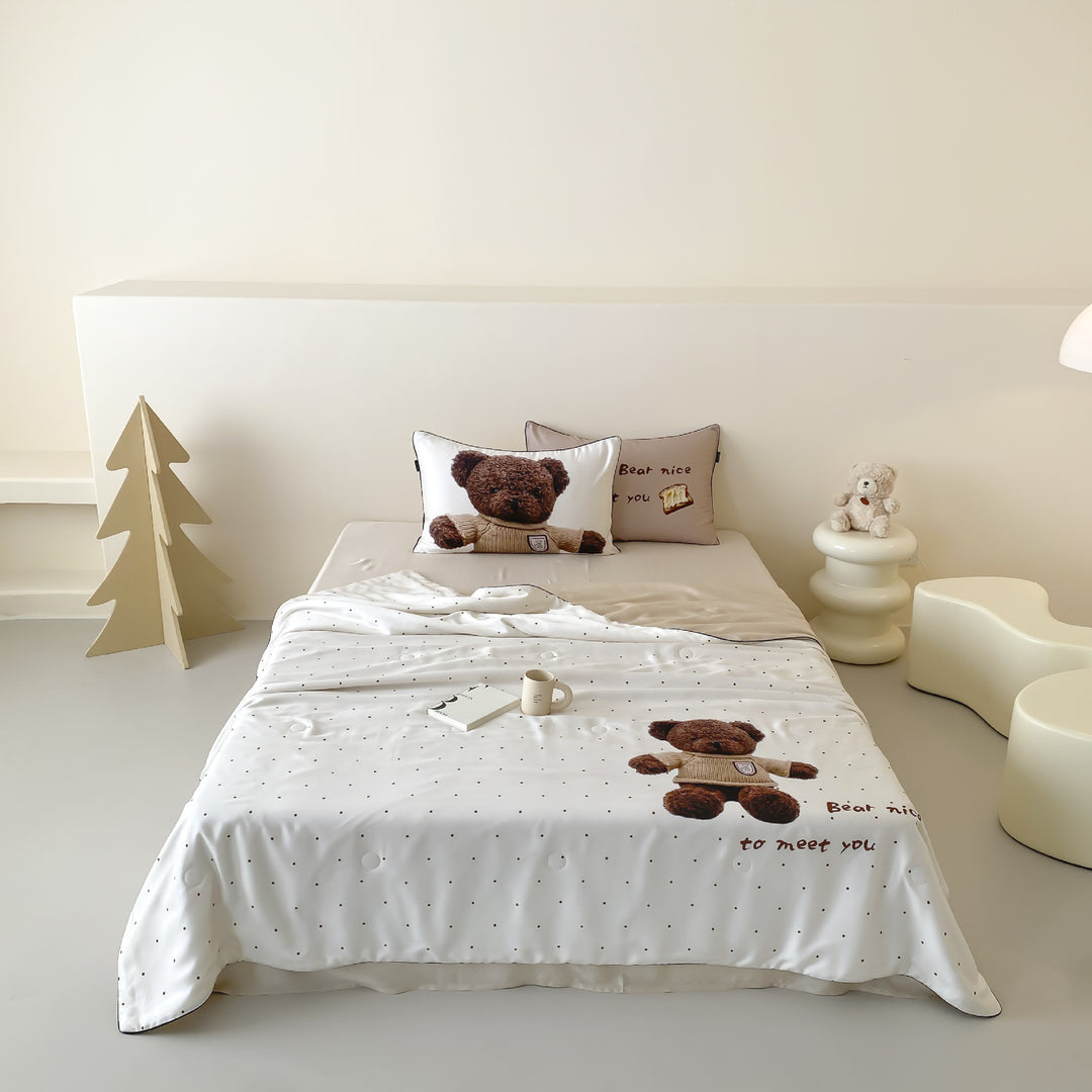 Children's bedding set made of cotton satin with striped pattern and appliquéd penguin motif