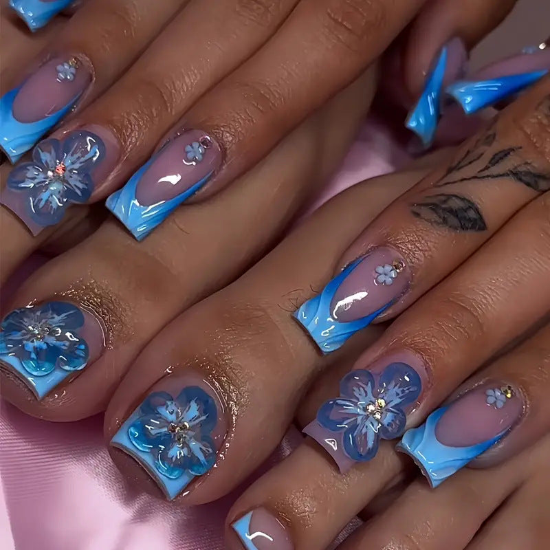 Floral-Inspired Press-On Nail Art Kalsten
