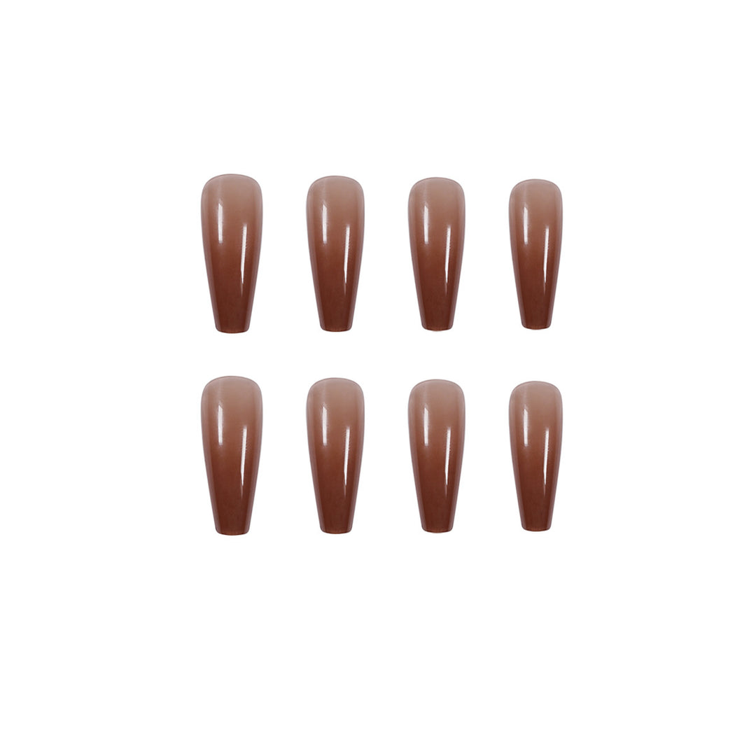 Luxurious artificial nails in modern stiletto design Kalsten