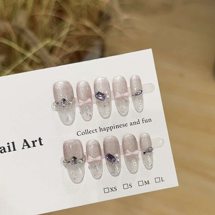 Decorative Press-On Nail Art Set with Elegant Accents