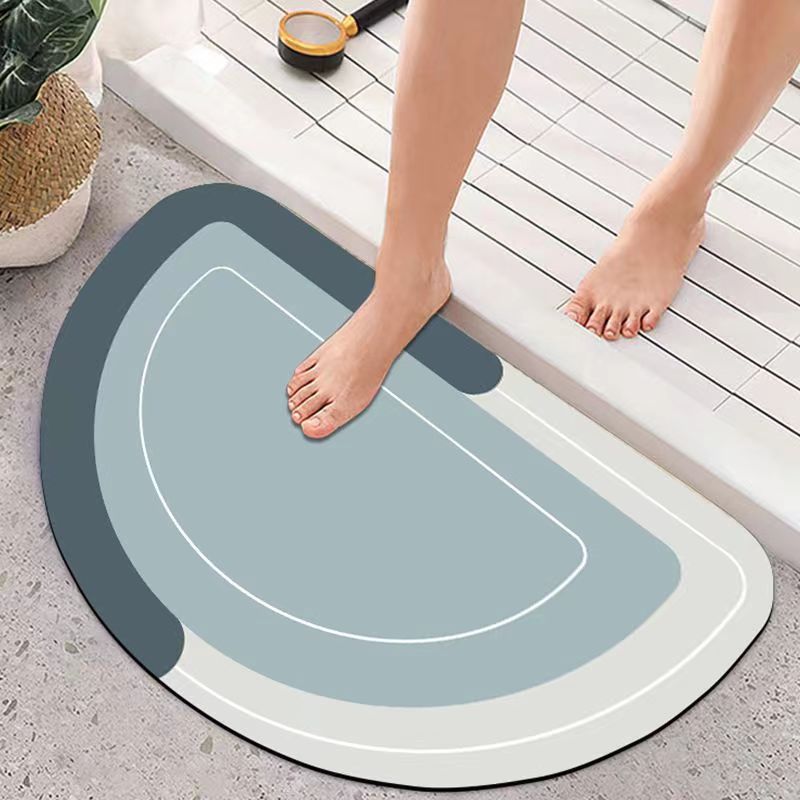 Non-Slip Modern Bath Mat Kalsten