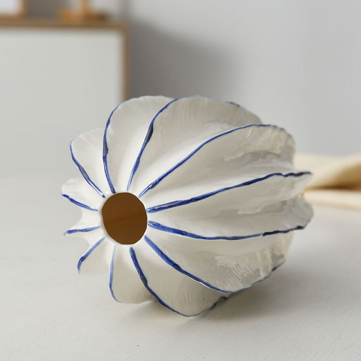 Decorative ceramic bowl in flower design Kalsten