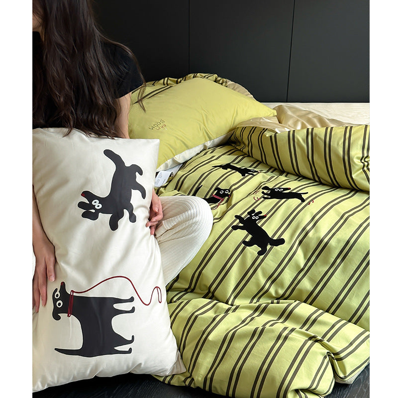 Bedding set with striped pattern and playful dog appliques