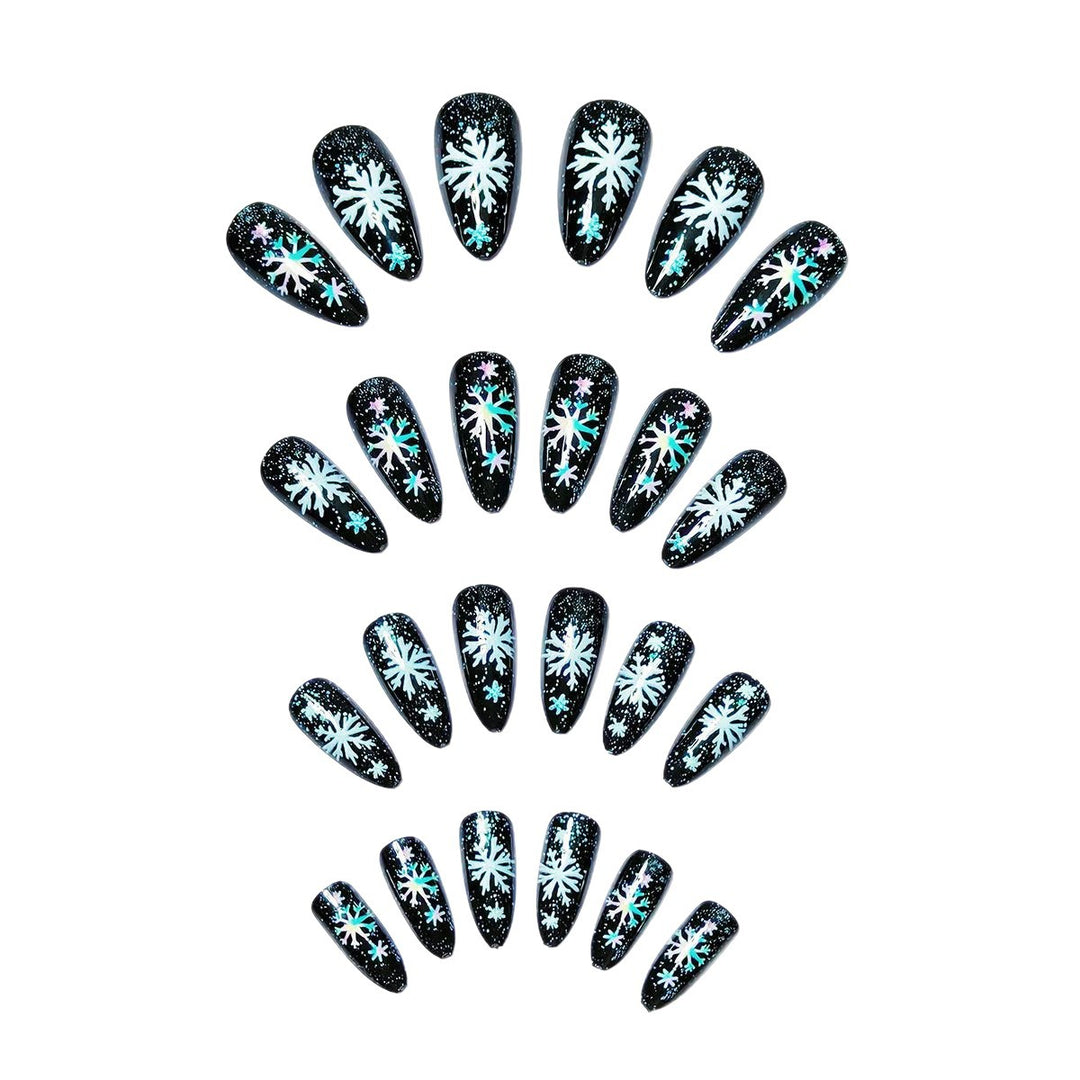 Artificial nails with shimmering snow crystal motif Kalsten