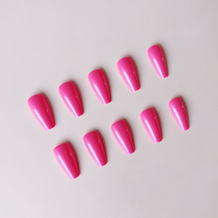 Artificial nail set with glossy finish and stylish elongated tips Kalsten