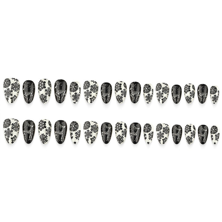 Artificial nails in a unique winter design with snow and reindeer motifs Kalsten