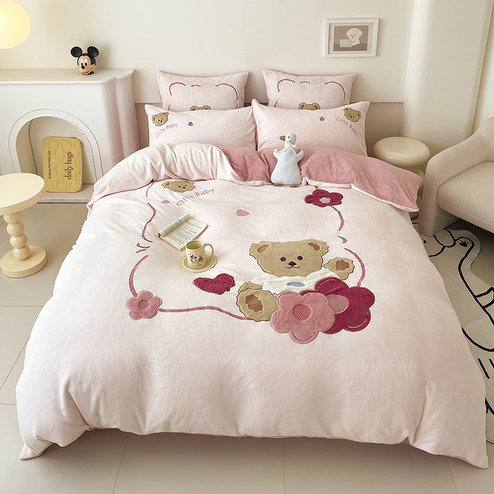 Cozy reversible duvet cover set with astronaut appliqué and velour lining