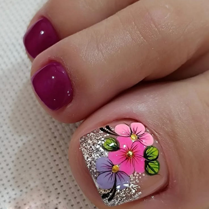 Elegant toenail art Kalsten