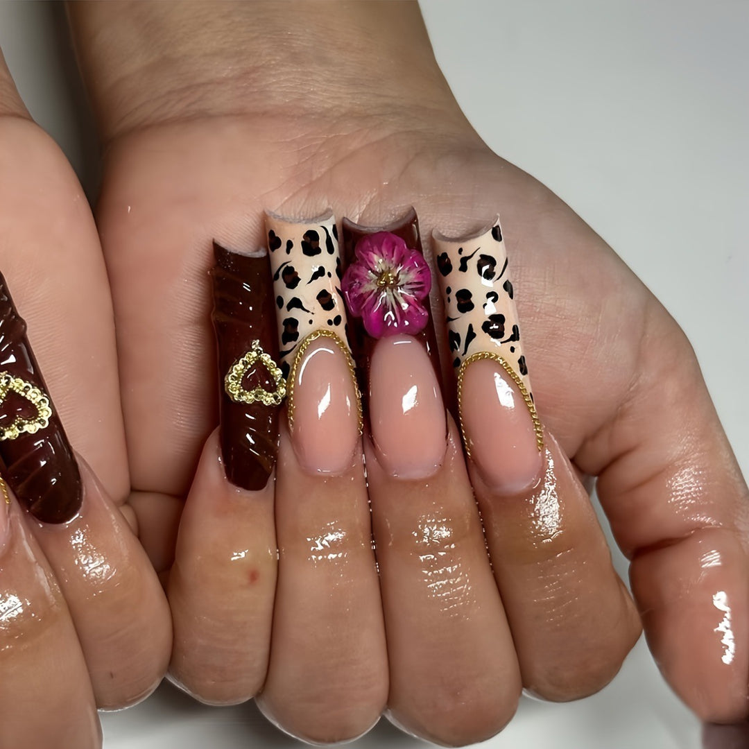 Decorative Artistic Press-On Nails Kalsten