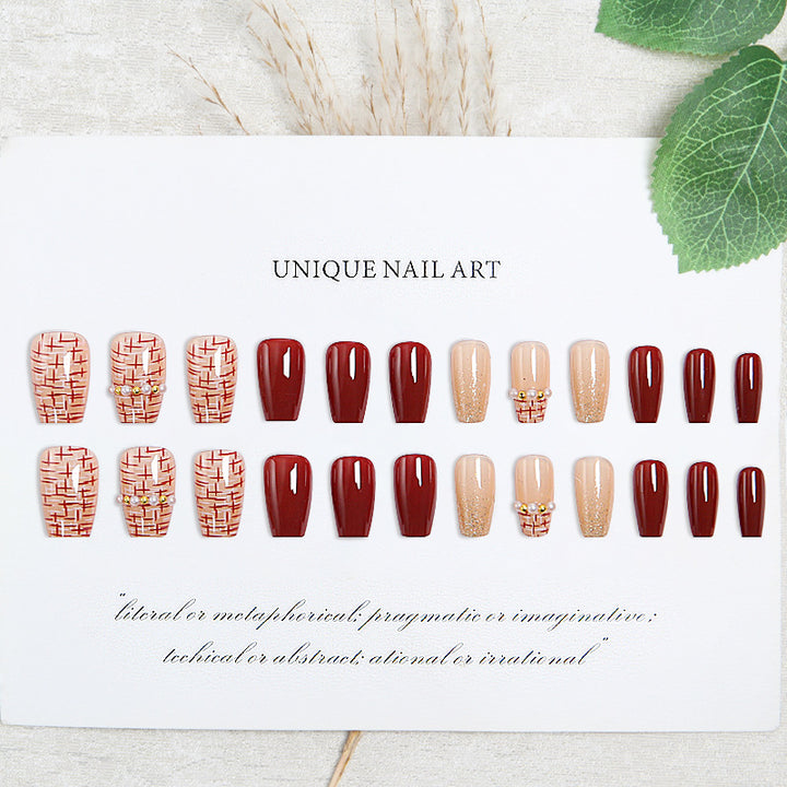 Artificial nail set with glamorous glitter and textural accents Kalsten